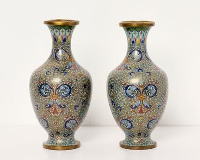 Chine XXe - Email cloisonné
Paire de vase...