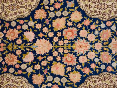 Kashan (Iran) or Hereke (Turkey) - Carpet...