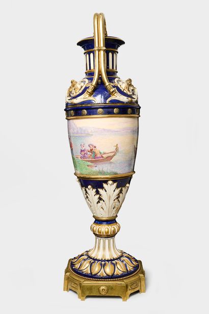 Paris - Lucot et d'après un modèle de vase...