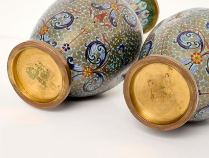 Chine XXe - Email cloisonné
Paire de vase...