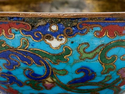 Chine XVIIIe , époque Qianlong- Email Cloisonné.
Rince-pinceau...