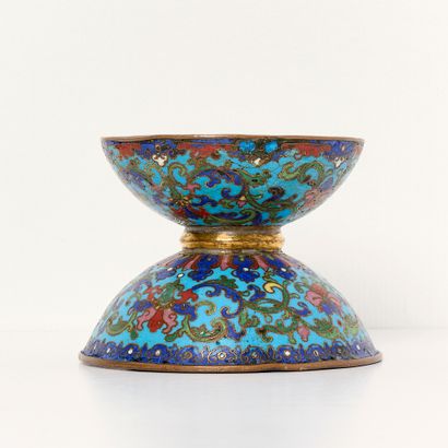 Chine XVIIIe , époque Qianlong- Email Cloisonné.
Rince-pinceau...