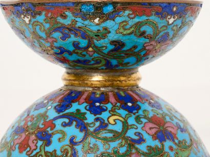 Chine XVIIIe , époque Qianlong- Email Cloisonné.
Rince-pinceau...