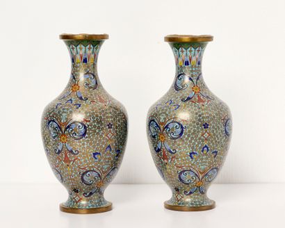 Chine XXe - Email cloisonné
Paire de vase...