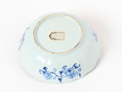 Qing Dynasty, China
Large scalloped-edge...