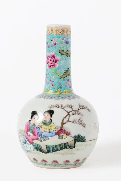 China, 20th century—Apocryphal Qianlong Mark
A...