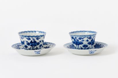 China - Kangxi Period
Pair of fluted white-and-blue...