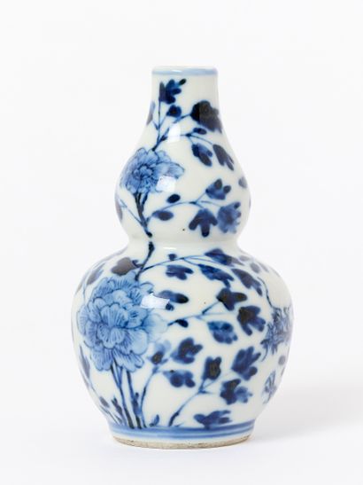 China, early Mingo period
Small blue-and-white...