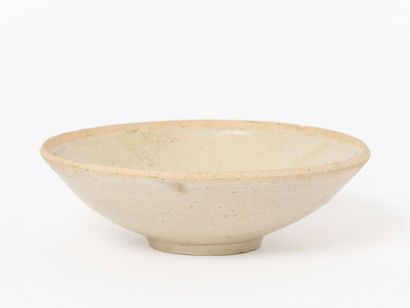China - Qingbai Porcelain in the Song Style
Archaic...