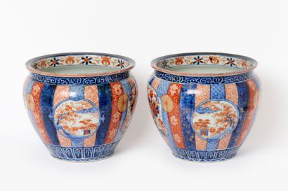 Japan - Late Meiji Period 
Pair of Imari...