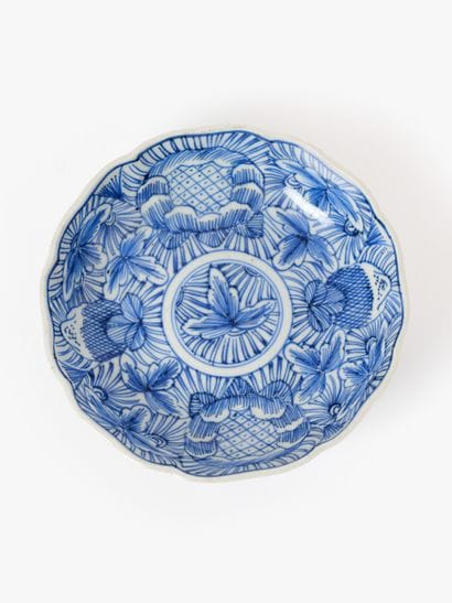 Japan
Blue-and-white porcelain saucer. Diameter:...