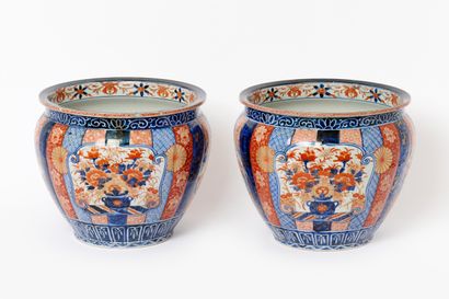 Japan - Late Meiji Period 
Pair of Imari...