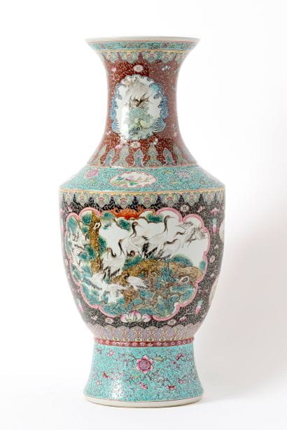 China, 20th century
Large polychrome porcelain...