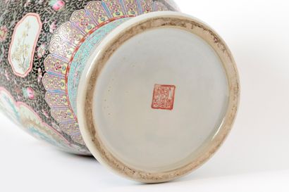China, 20th century
Large polychrome porcelain...