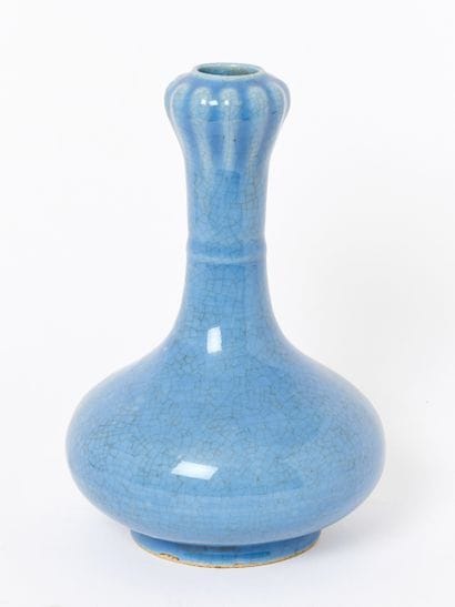 Early 20th-century China
Blue-glazed Suantouping...
