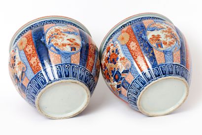 Japan - Late Meiji Period 
Pair of Imari...