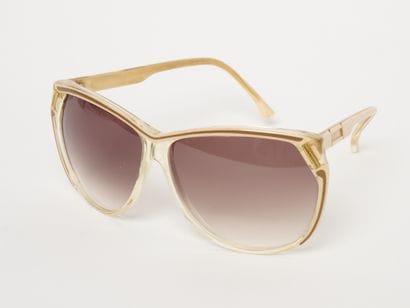 Courrèges - Paris
Lunettes de soleil. Sans...