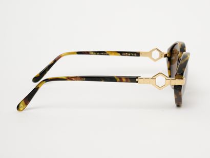 REVILLON
Lunettes de soleil.