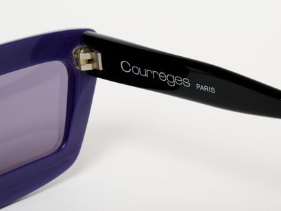 Courrèges - Paris
Lunettes de soleil. Sans...