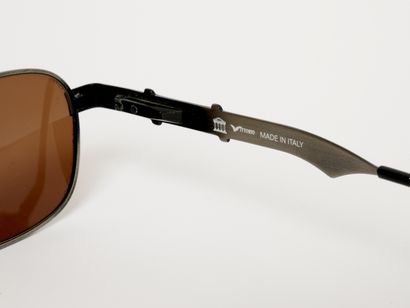 VITTORIO - Italy
Lunettes de soleil. Branche...