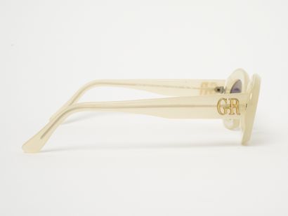 Georges RECH
Lunettes de soleil.