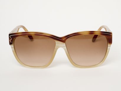 Courrèges - Paris
Lunettes de soleil. Sans...