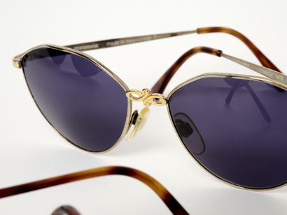 MIMMINA
Trois paires de lunettes de sole...