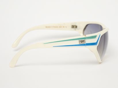 Courrèges - Paris
Lunettes de soleil. Sans...
