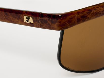 Courrèges - Paris
Lunettes de soleil. Sans...