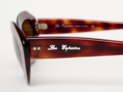 LES COPAINS
Lunettes de soleil.