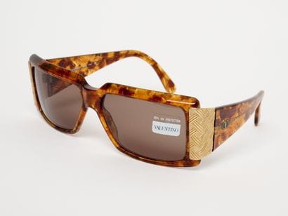 VALENTINO
Lunettes de soleil modèle V605....