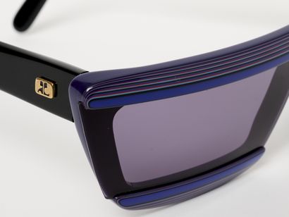 Courrèges - Paris
Lunettes de soleil. Sans...