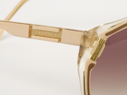 Courrèges - Paris
Lunettes de soleil. Sans...