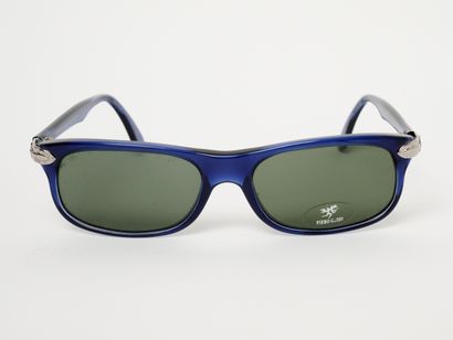 GUiDI
Lunettes de soleil.