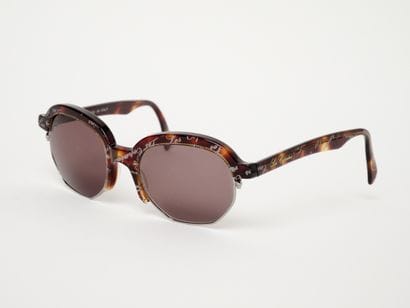 LES COPAINS
Lunettes de soleil.