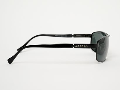 AZZARO
Lunettes de soleil. Sans écrin.