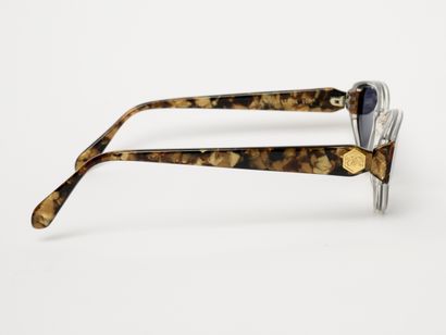 REVILLON
Lunettes de soleil.