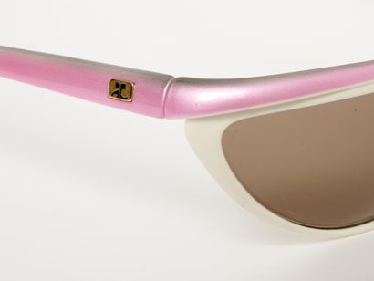 Courrèges - Paris
Lunettes de soleil. Sans...