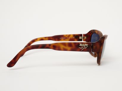 GUiDI
Lunettes de soleil.