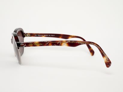 LES COPAINS
Lunettes de soleil.