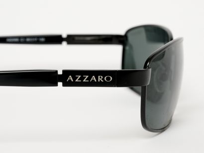 AZZARO
Lunettes de soleil. Sans écrin.