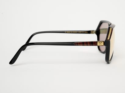 Courrèges - Paris
Lunettes de soleil. Sans...
