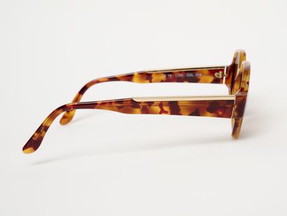 TRUSSARDI
Lunettes de soleil.