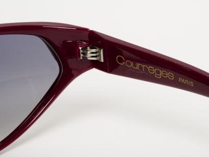 Courrèges - Paris
Lunettes de soleil. Sans...