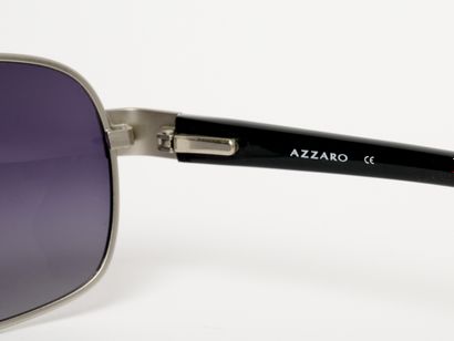 AZZARO
Lunettes de soleil. Sans écrin.