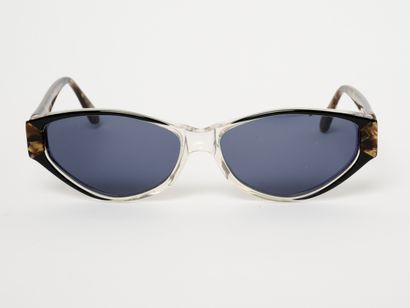 REVILLON
Lunettes de soleil.