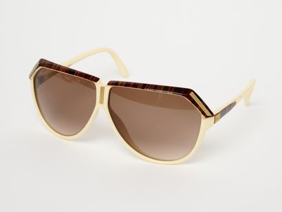 Courrèges - Paris
Lunettes de soleil. Sans...