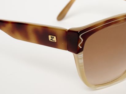 Courrèges - Paris
Lunettes de soleil. Sans...