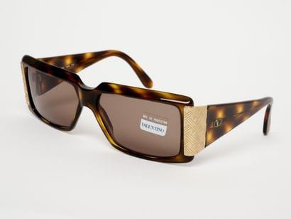 VALENTINO
Lunettes de soleil modèle V606....