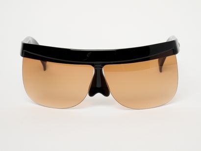 Courrèges - Paris
Lunettes de soleil. Sans...